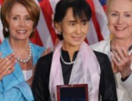 Suu Kyi'ye ABD'den ödül