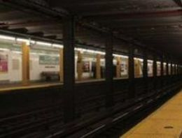 New York metrosunda 'İsrail'i destekle, Cihadı Yen' ilanları