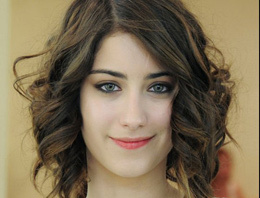 Hazal Kaya'ya tepki devam ediyor